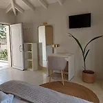 Nikkos Апартаменты *
